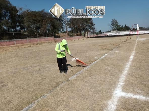 La brigada de Parques y Jardines realizó trabajos  (#193)