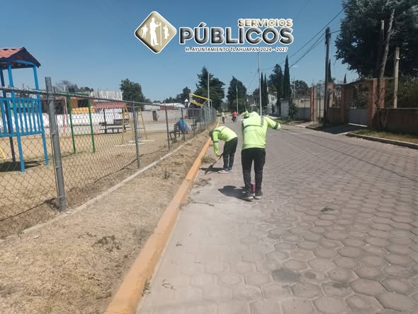 La brigada de Parques y Jardines realizó labores d (#216)