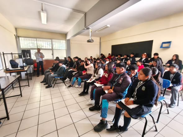 En la Secundaria Quetzalcóatl de San Miguel Tiangu (#334)