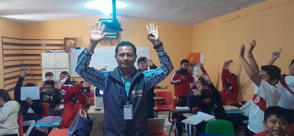 En la Escuela Primaria Reforma Educativa, ubicada  (#88)